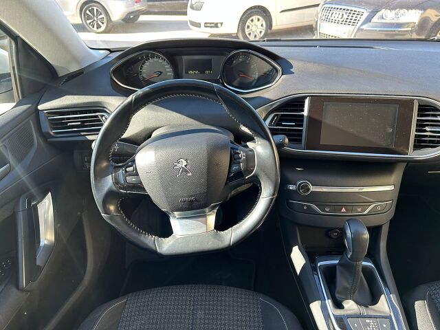 PEUGEOT 308 STYLE 1.2 E-THP AUTO SPANISH LHD IN SPAIN 78000 MILES SUPERB 2017